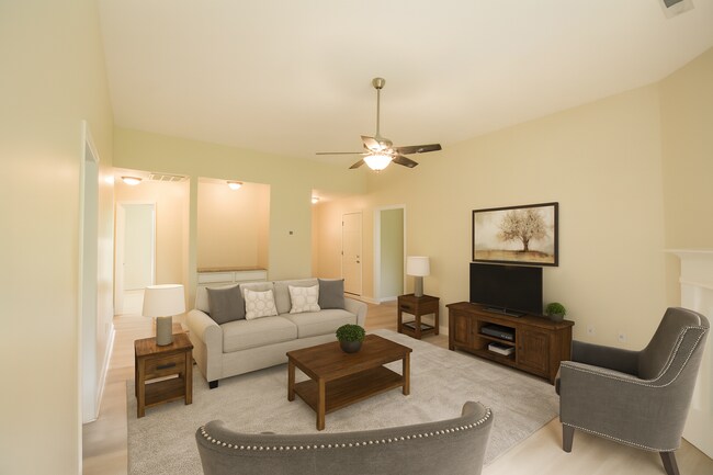 Building Photo - 3 Bedroom 2 Bathroom with Garage