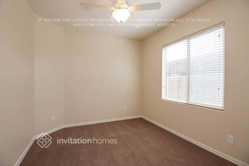 Building Photo - 4962 E Alamo St