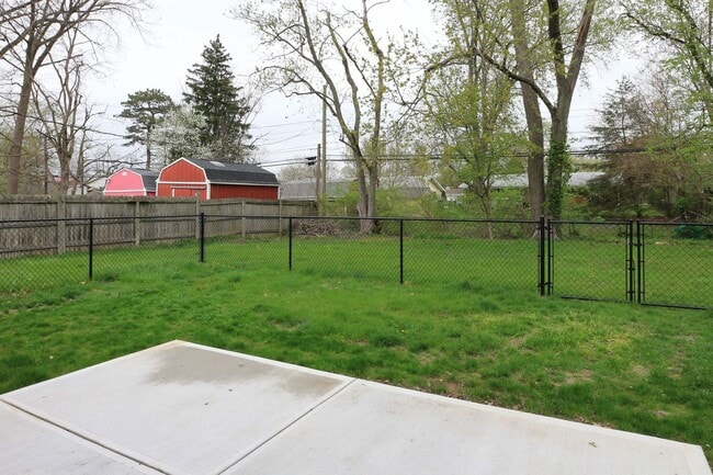 Building Photo - Beautifully Renovated Carmel Home!