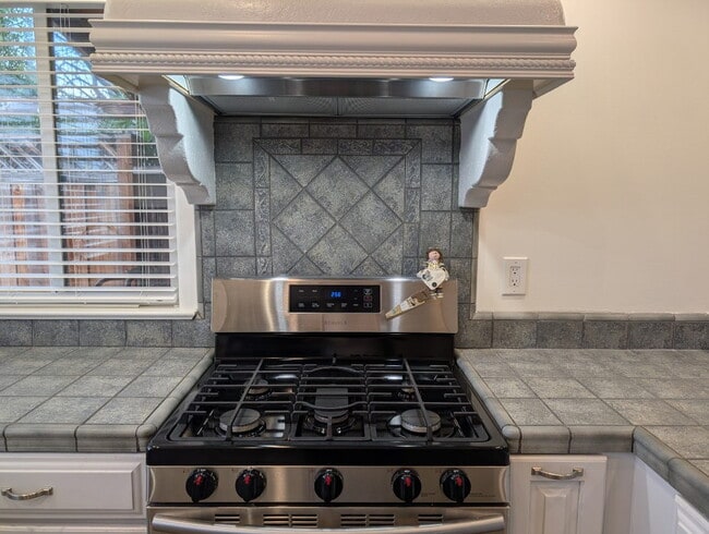 Building Photo - Lovely 2 bedroom and 2 bath remodeled home in South San Jose