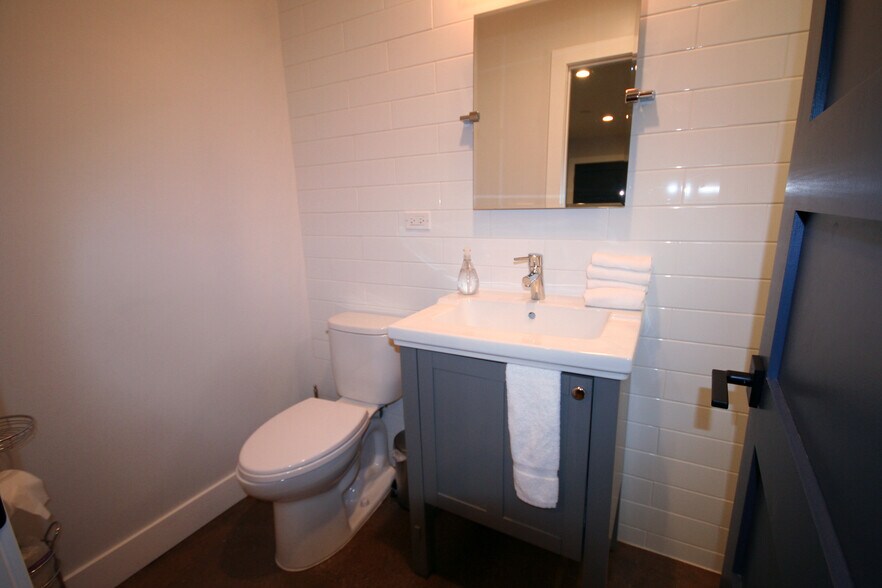 Building Photo - 2508 N Spaulding Ave