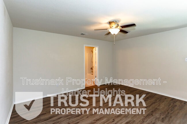 Building Photo - 1321 Cozy Creek Dr