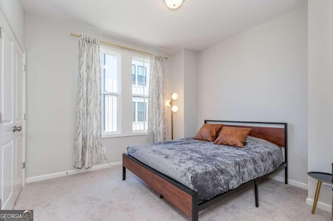 Building Photo - 912 Brees Ct