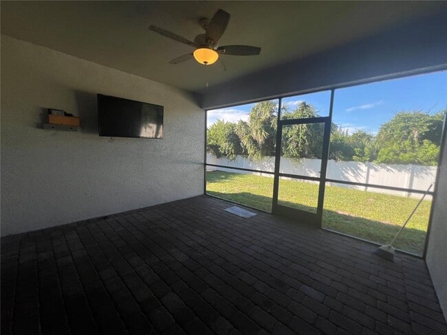 Building Photo - 10487 Atenia St