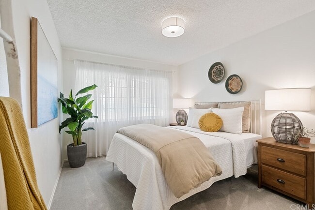Building Photo - 2650 Altamira Dr