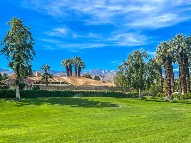 Building Photo - 175 Gran Via