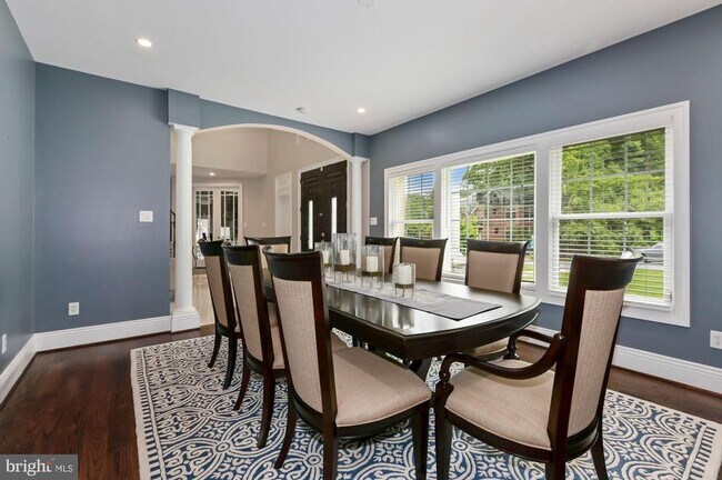 Building Photo - 6005 Selvyn Rd