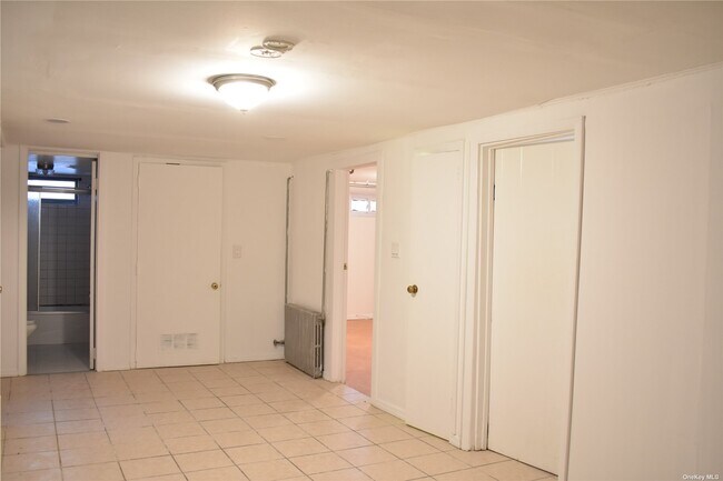 Building Photo - 103 Bethpage Rd