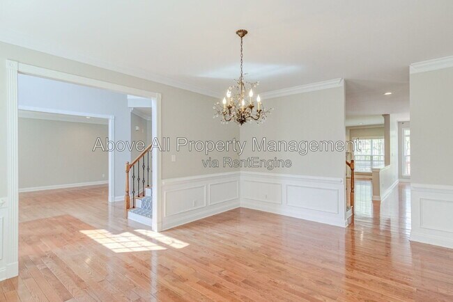 Building Photo - 2041 Jadewood Dr