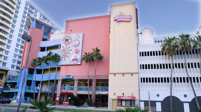 Building Photo - 121 N Hollywood Ave