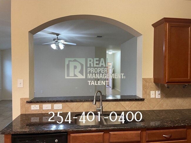 Building Photo - 3-bedroom, 2-bathroom home located  in Waco