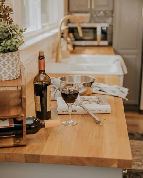 Building Photo - 3 S Surrey Ave