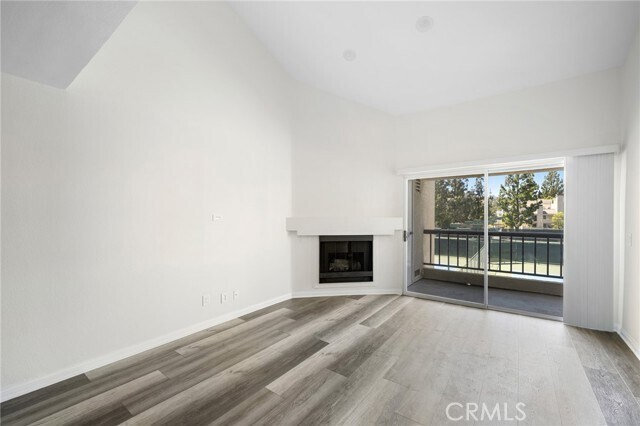 Building Photo - 5565 Canoga Ave