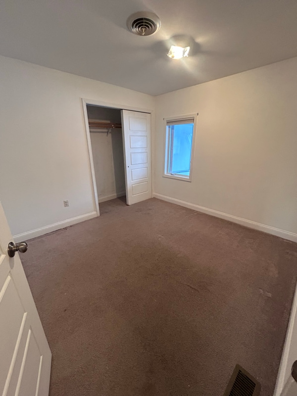 Building Photo - 3 Rondack Rd