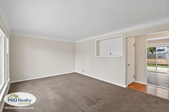 Building Photo - 3 Bedroom Home **50% off December's Rent with a December 2025 Move In**