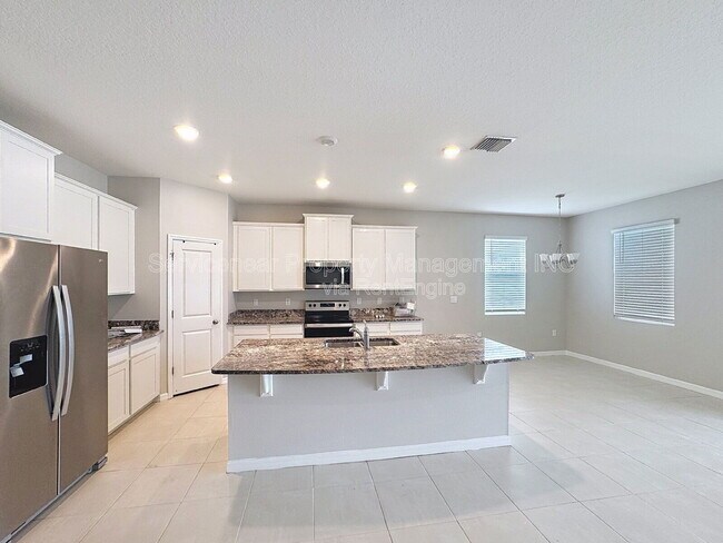 Building Photo - 13542 Golden Lime Ave