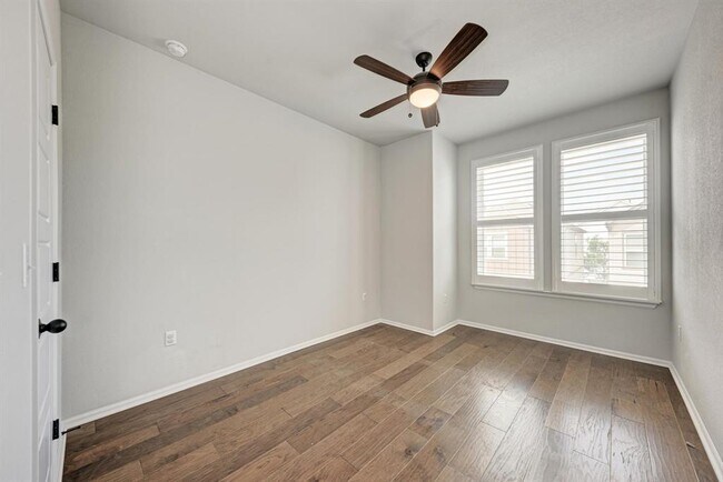 Building Photo - 10201 Cienega Cove