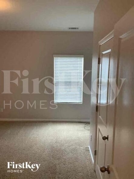 Building Photo - 4221 Weeping Willow Dr