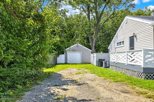 Building Photo - 1821 Gildner Rd