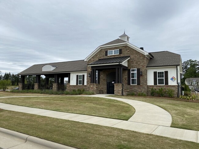 Building Photo - End Unit 2 Story Townhome in Huntersville