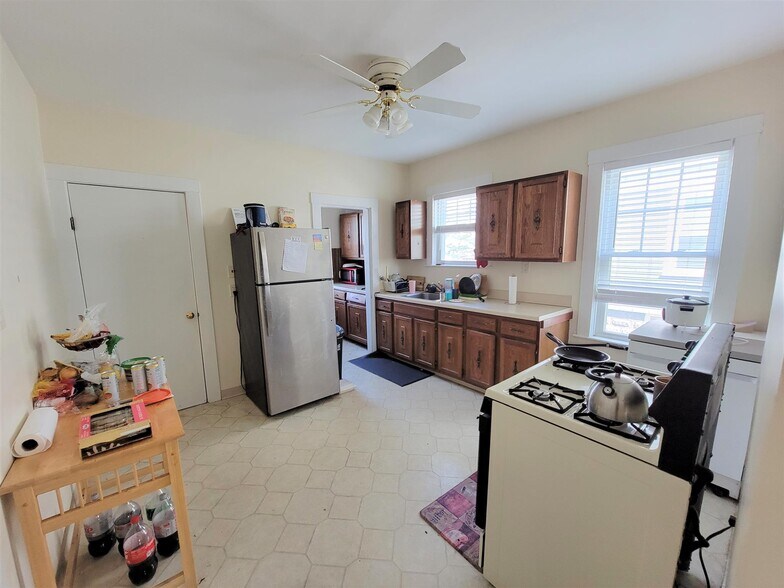 Building Photo - 31 Electric Ave