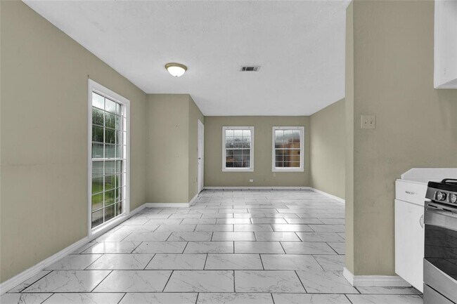 Building Photo - 5618 Malmedy Rd