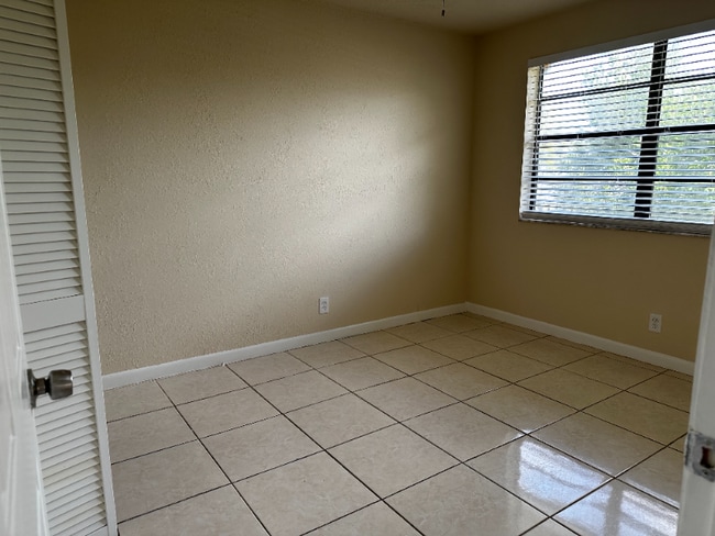 Building Photo - 10857 NW 45th St