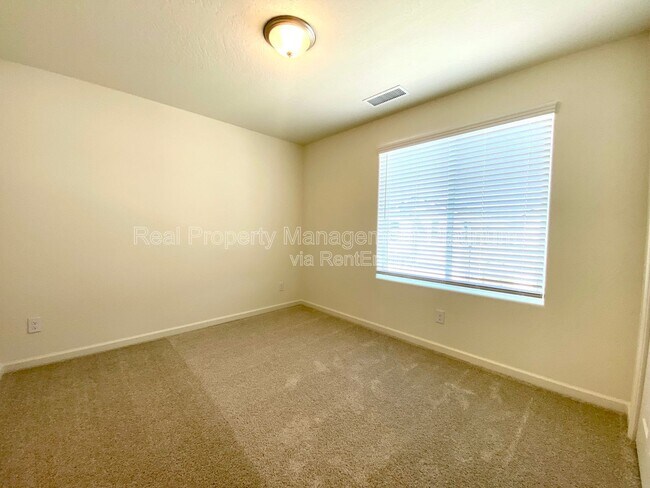 Building Photo - 6407 E Riesling Dr