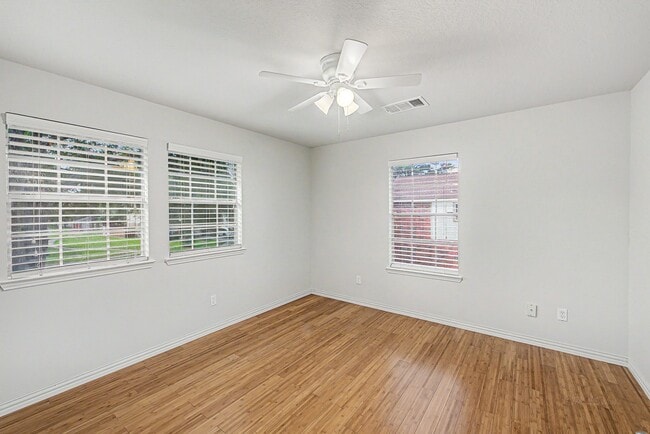 Building Photo - 2126 Highland Bay Ct