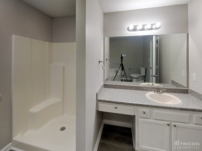Building Photo - 65 Brentwood Dr