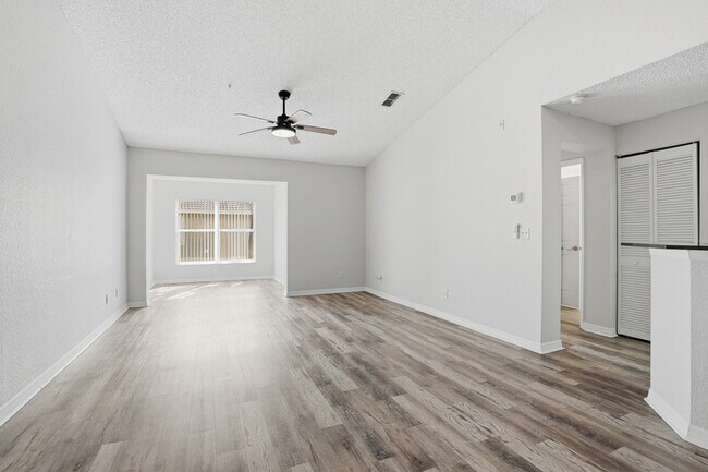 Building Photo - 8215 Ibis Club Dr