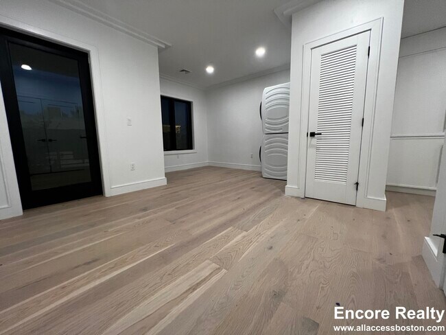 Building Photo - 54 Leo M Birmingham Pky