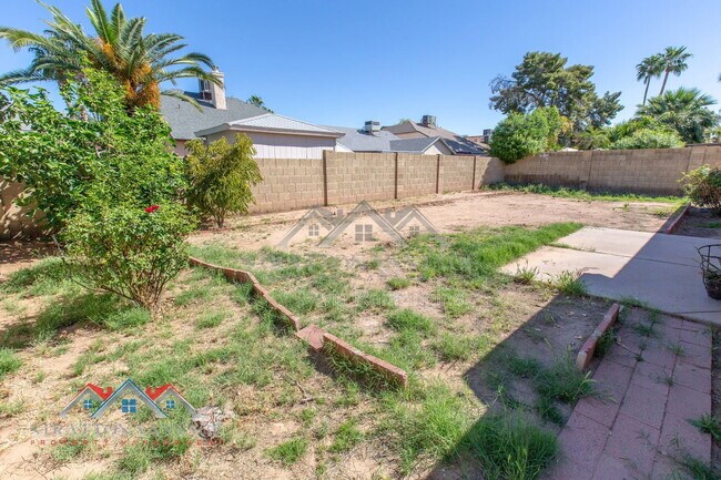 Building Photo - 3950 W Saragosa St