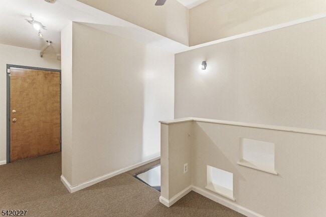 Building Photo - 39 Bruen St