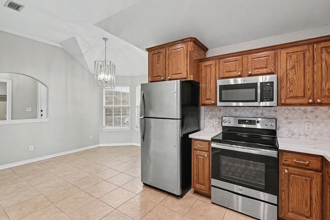 Building Photo - 10718 Fairview Dr