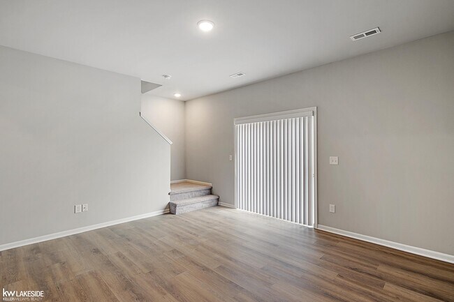 Building Photo - 51410 Tides Dr