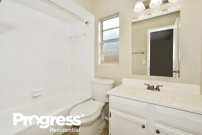 Building Photo - 938 N Jerico Dr