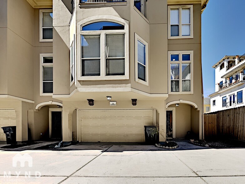 Primary Photo - 1304 Dart St