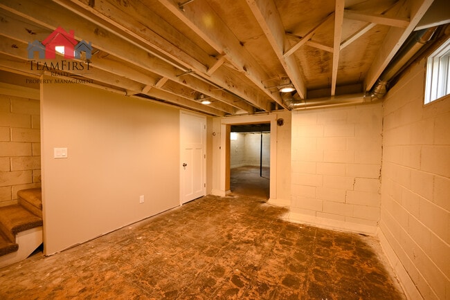 Building Photo - 1547 Harold St
