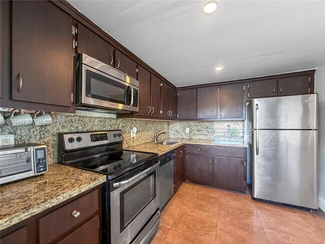 Building Photo - 21785 Cypress Dr