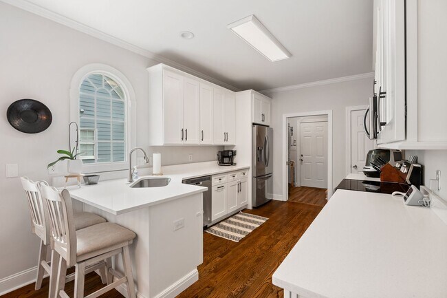 Building Photo - Gorgeous brick ranch with bonus room!!! Application Pending