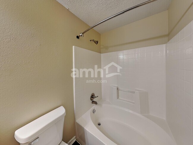 Building Photo - 5969 Claymont Blvd