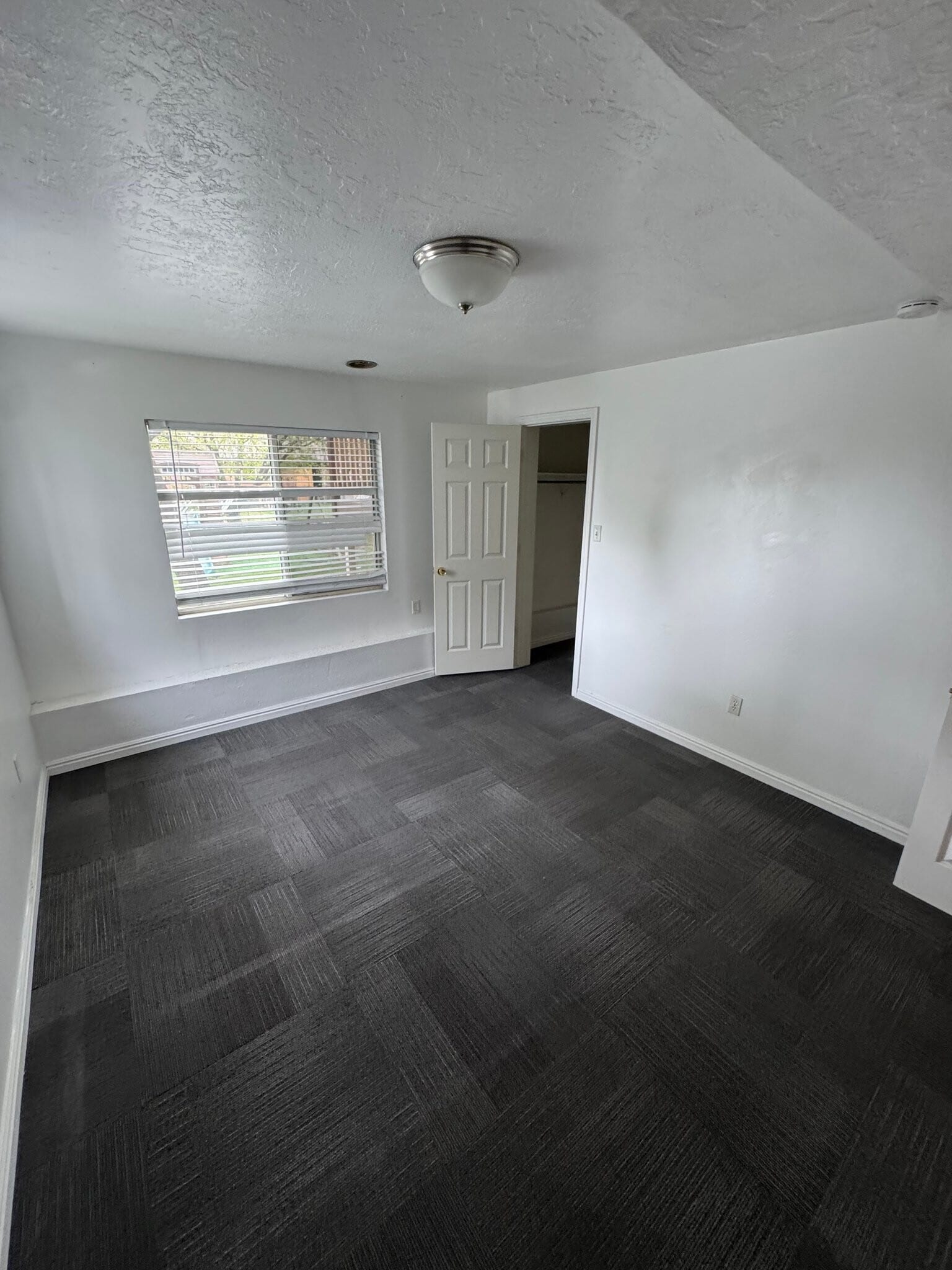 Building Photo - 595 N 1200 E