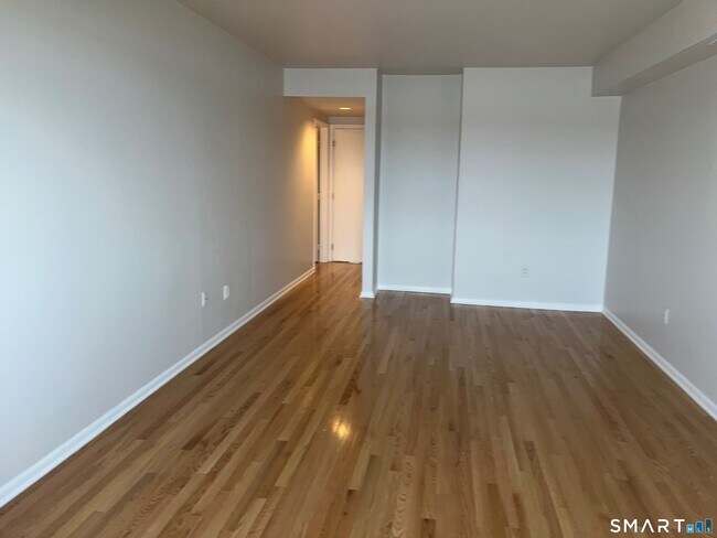 Building Photo - 1433 Windward Rd