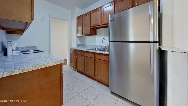 Building Photo - 3325 Claremont Rd