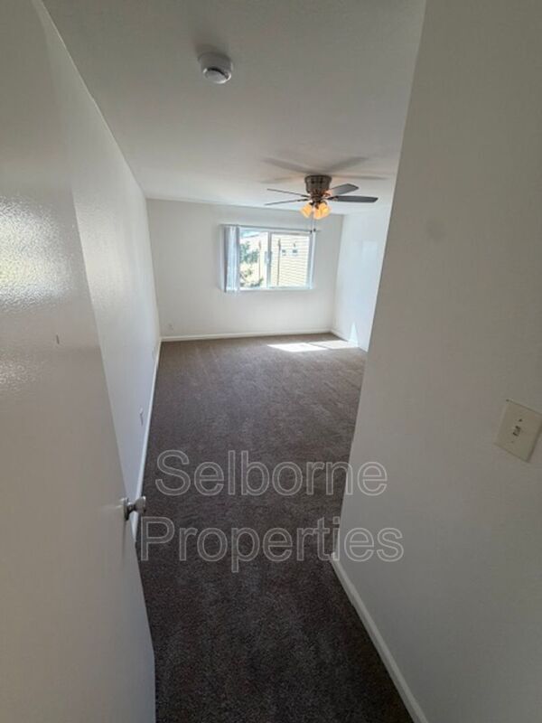 Building Photo - 407 Fairmount Ave