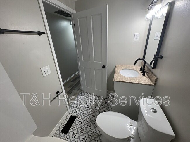 Building Photo - 10129 Lawnhaven Ct