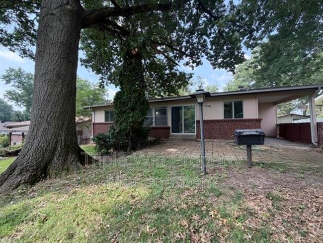 Building Photo - 11050 Linnell Dr