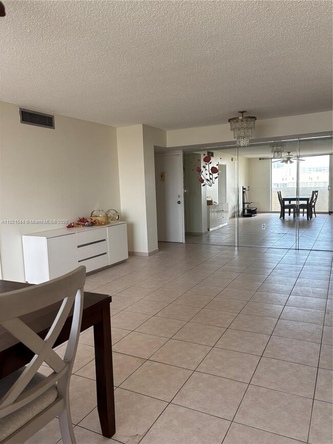 Building Photo - 1833 S Ocean Dr