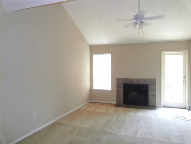 Building Photo - 2011 Spenwick Dr